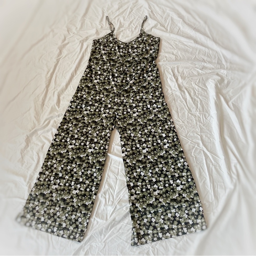 🇨🇦PAPER LABEL Jumpsuit with Wide-Leg Design